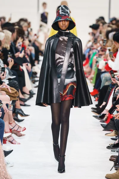 Look 11